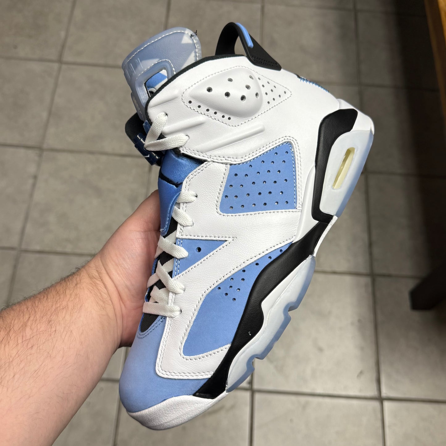 Jordan 6 UNC (Worn)