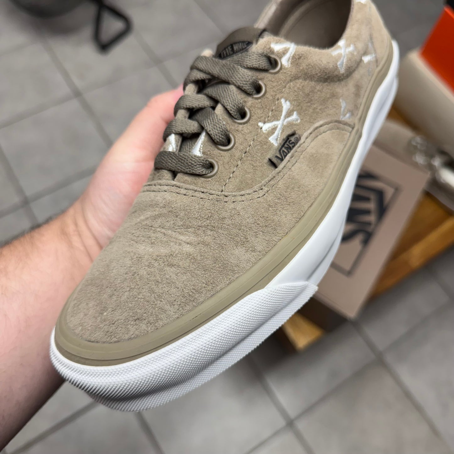 VANS WTAPS x OG Era LX
Bones - Coyote (Worn)