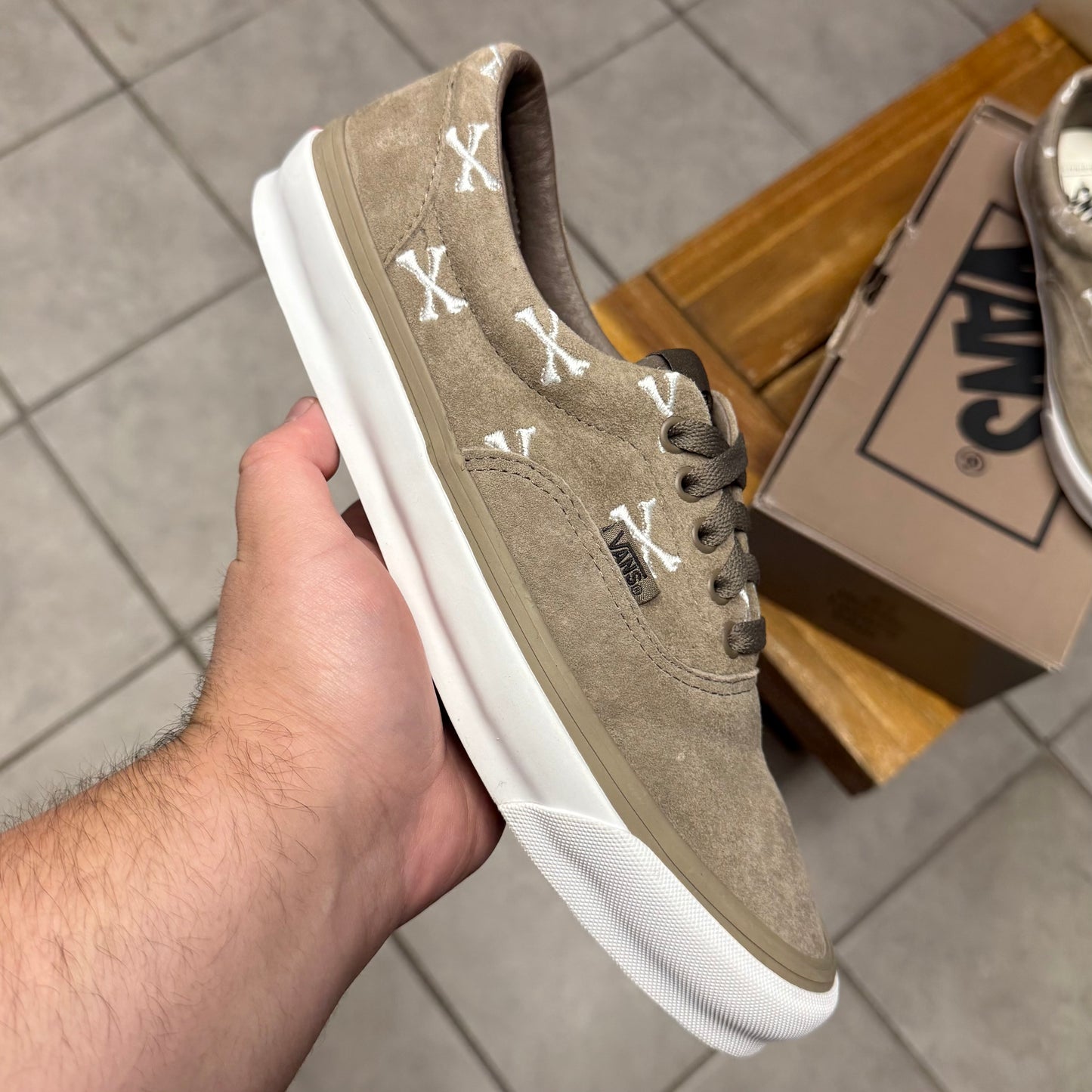 VANS WTAPS x OG Era LX
Bones - Coyote (Worn)