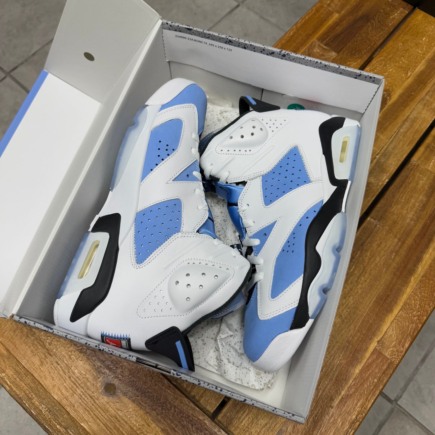 Jordan 6 Retro UNC