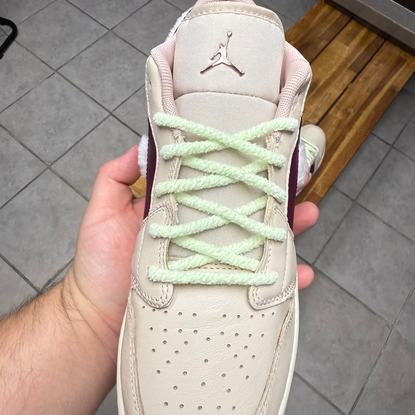 Air Jordan 1 Low SE GS 'Fur
Swoosh'