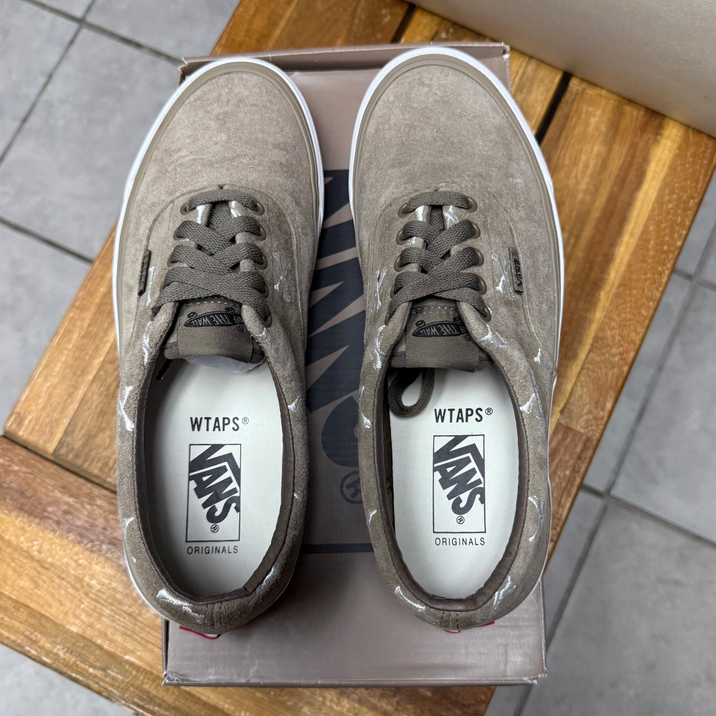 VANS WTAPS x OG Era LX
Bones - Coyote (Worn)