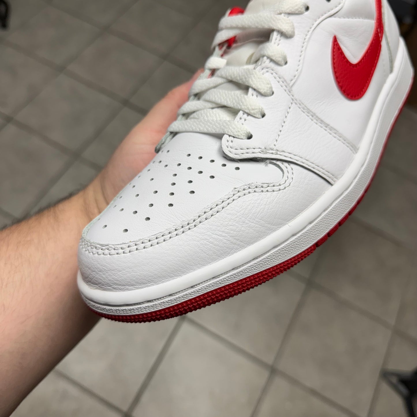 Jordan 1 Low OG University Red (Worn)