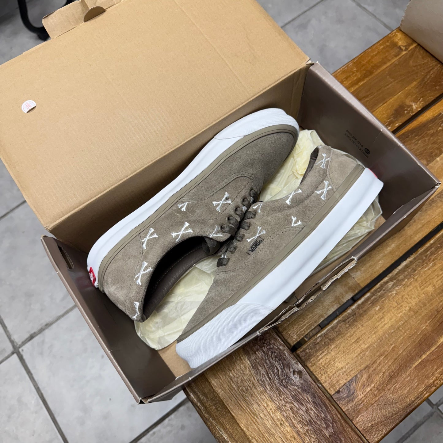 VANS WTAPS x OG Era LX
Bones - Coyote (Worn)