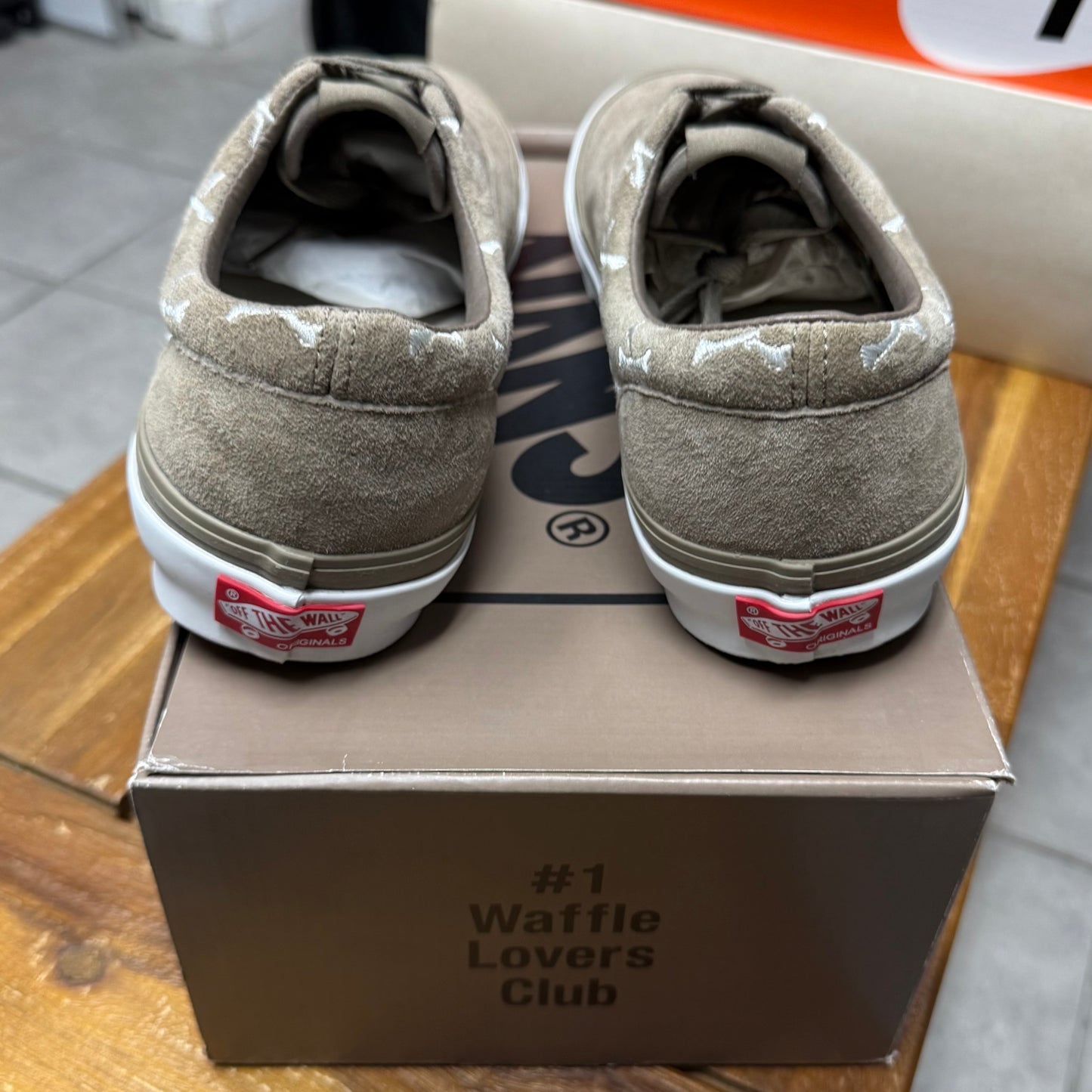 VANS WTAPS x OG Era LX
Bones - Coyote (Worn)
