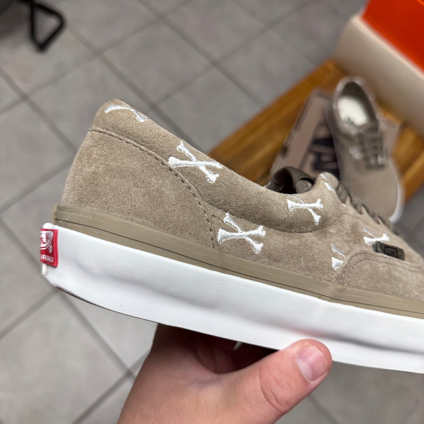 VANS WTAPS x OG Era LX
Bones - Coyote (Worn)