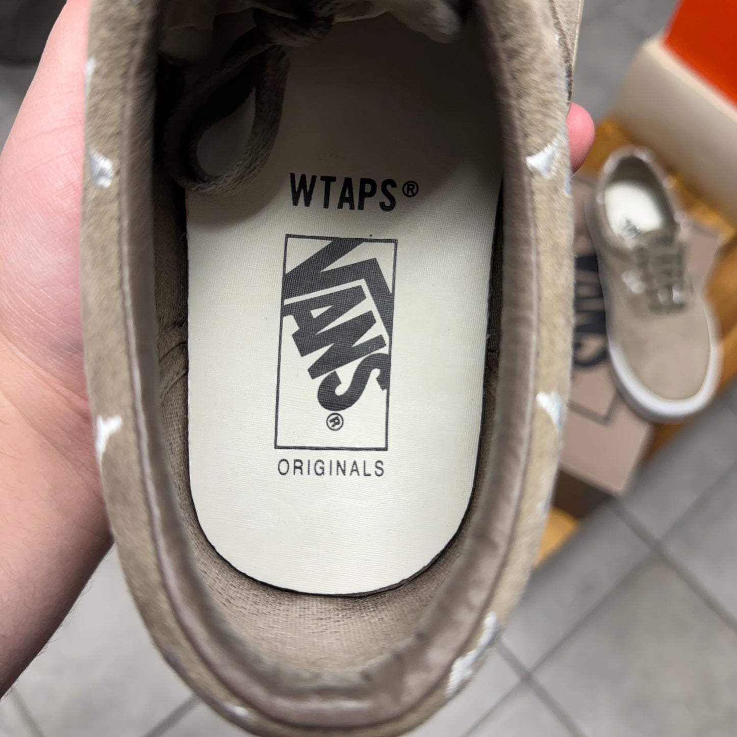 VANS WTAPS x OG Era LX
Bones - Coyote (Worn)
