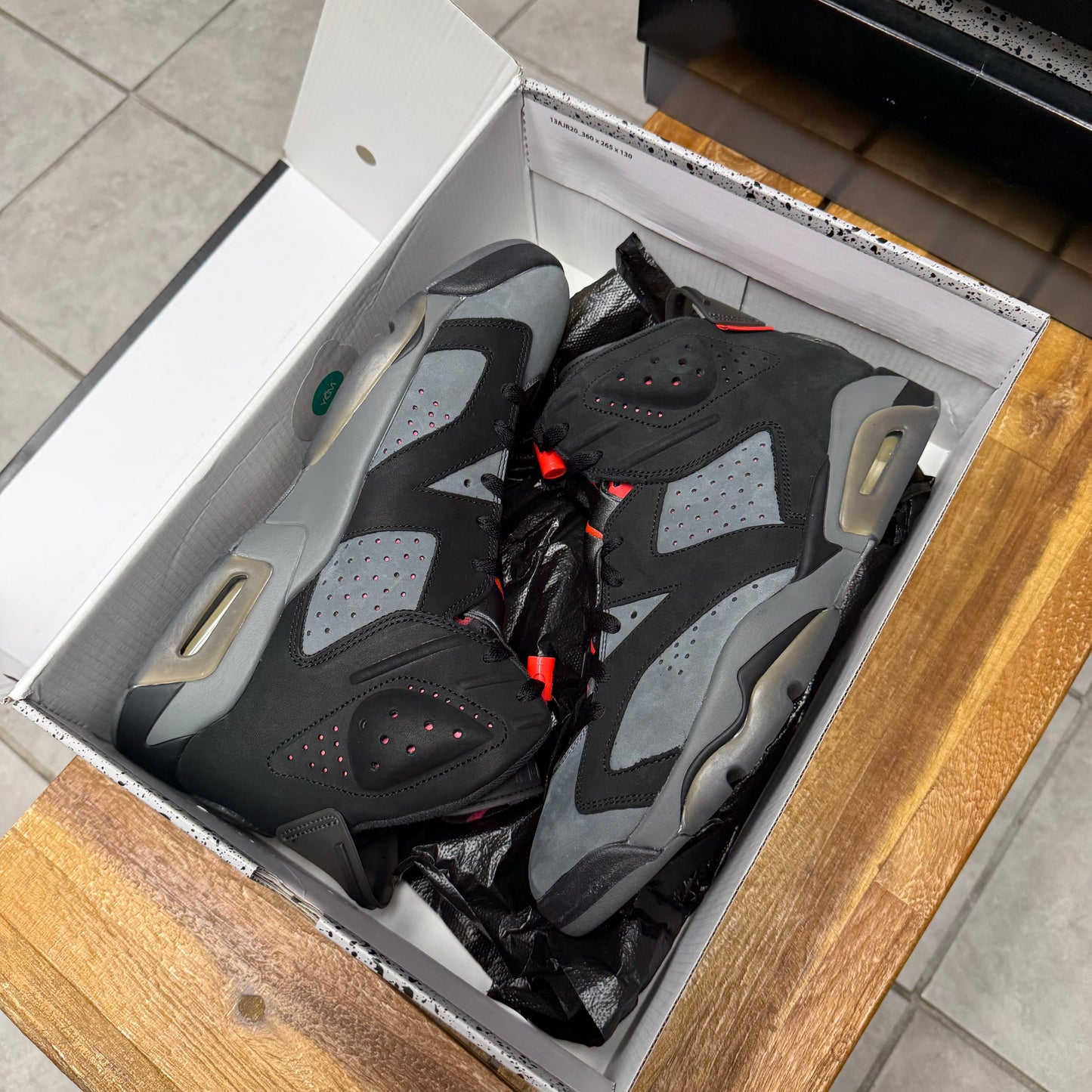 Paris Saint-Germain x Air Jordan 6
Retro Iron Grey