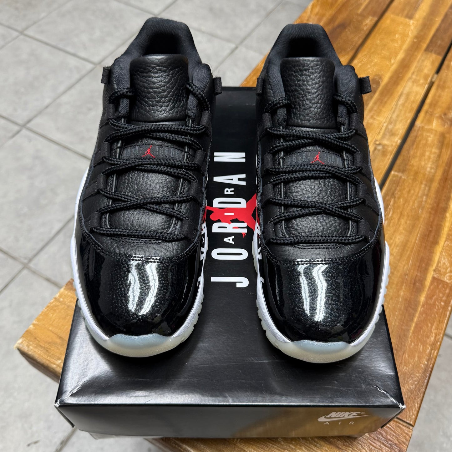 Jordan 11 Low 72-10