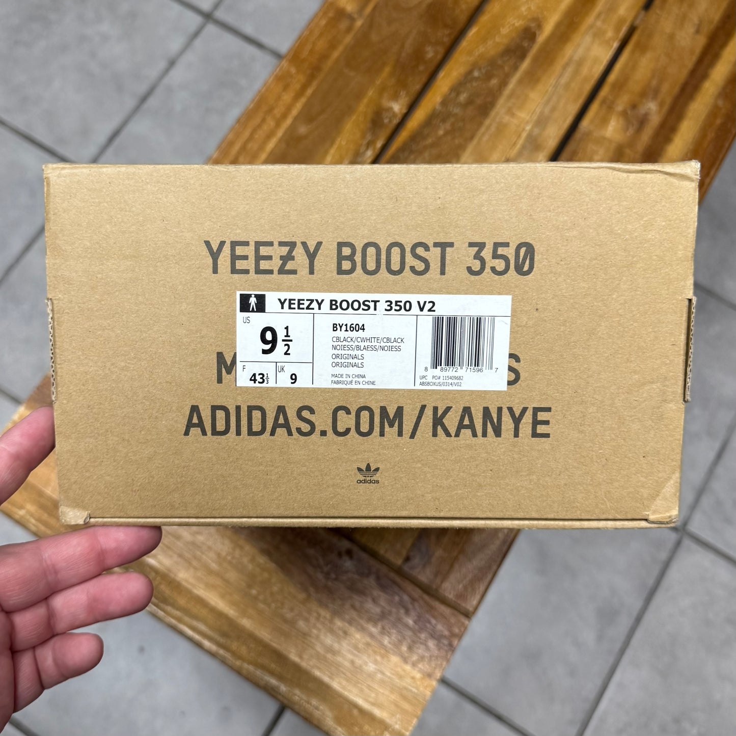 Yeezy 350 V2 Oreo (Worn)