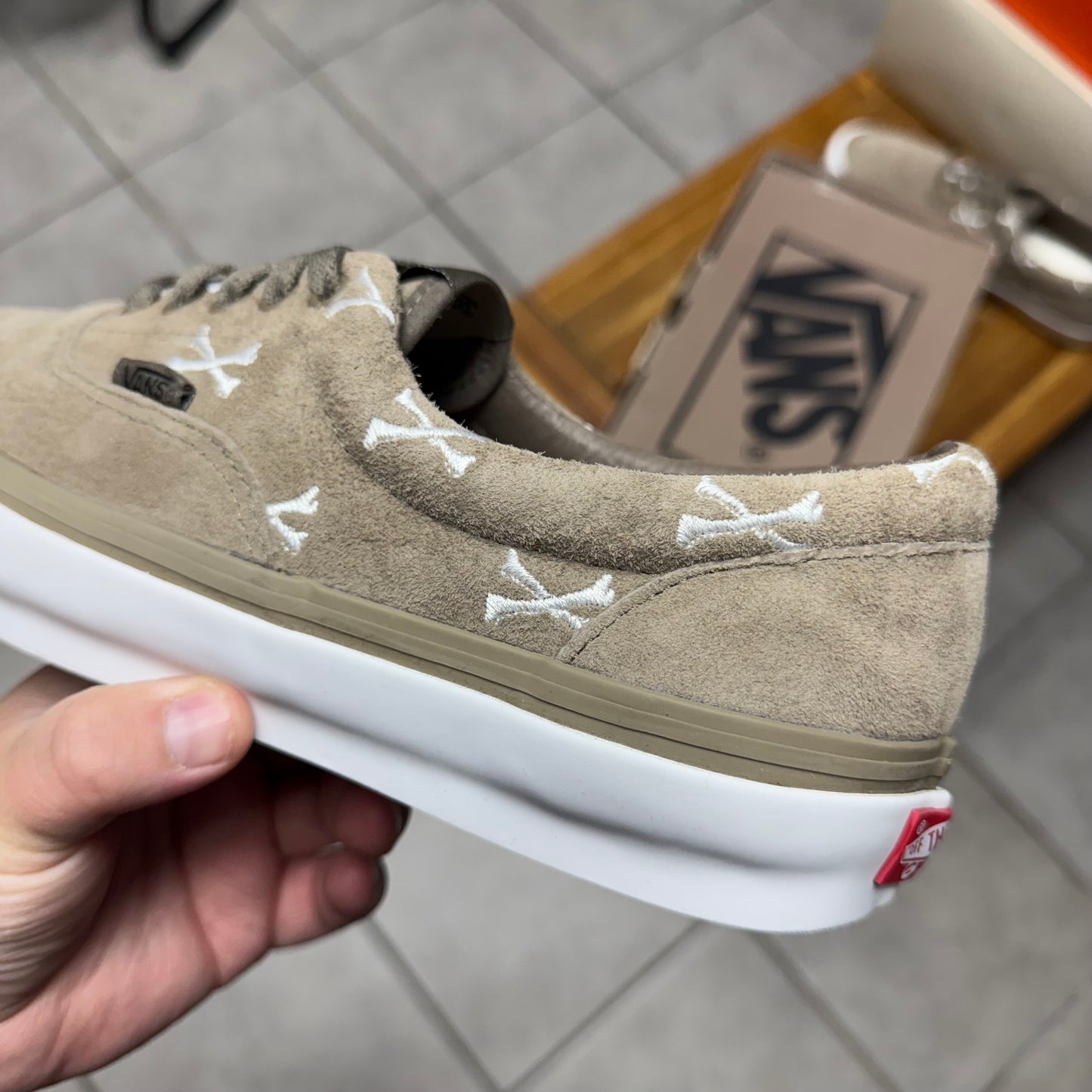 VANS WTAPS x OG Era LX
Bones - Coyote (Worn)