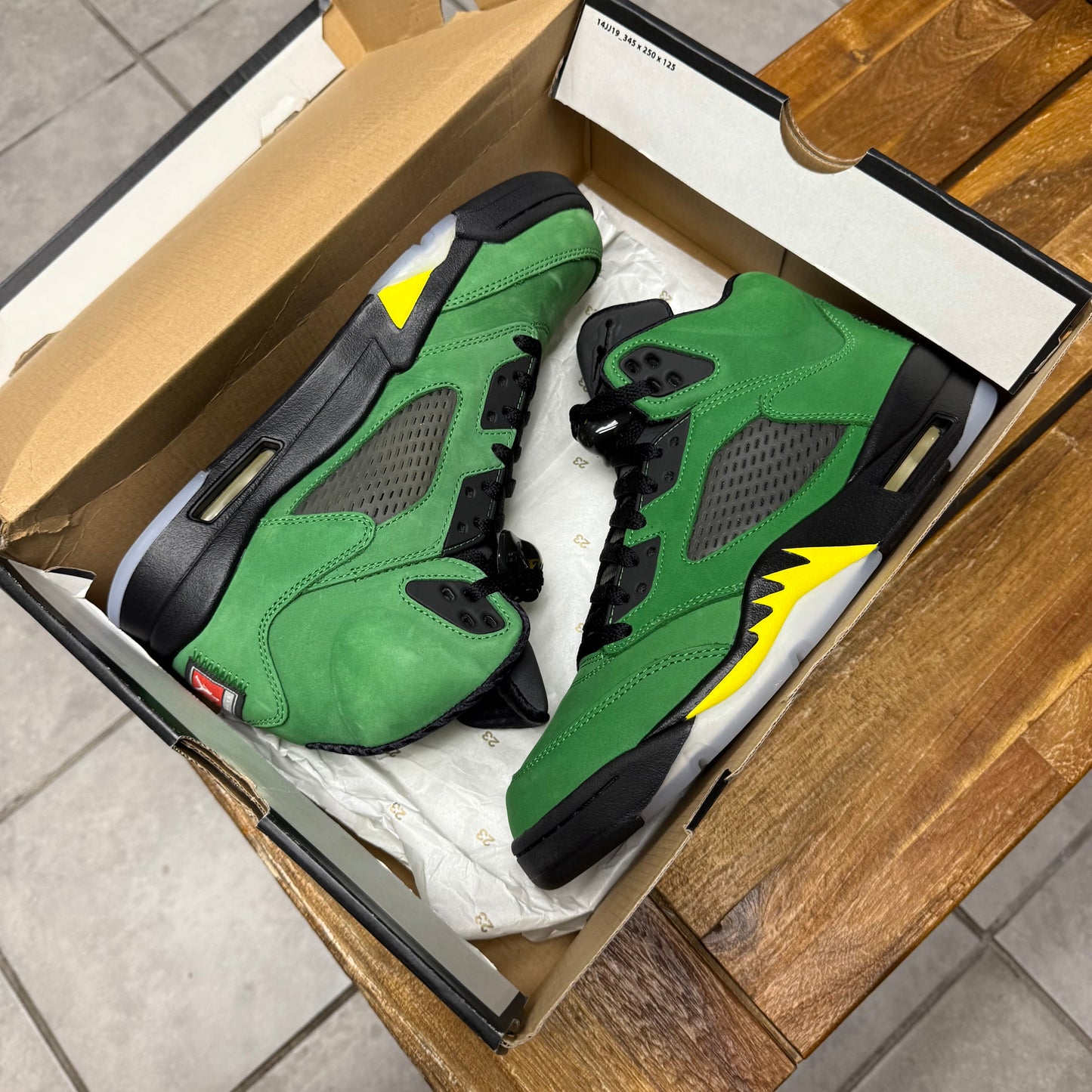 Jordan 5 SE Oregon (Worn)