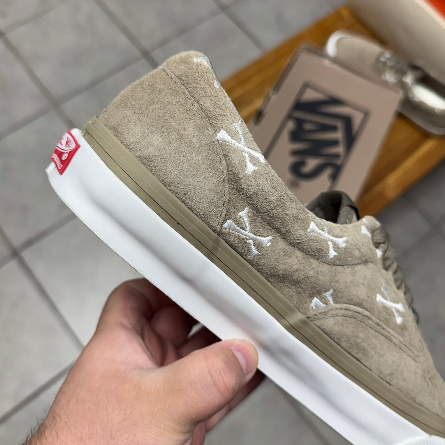 VANS WTAPS x OG Era LX
Bones - Coyote (Worn)
