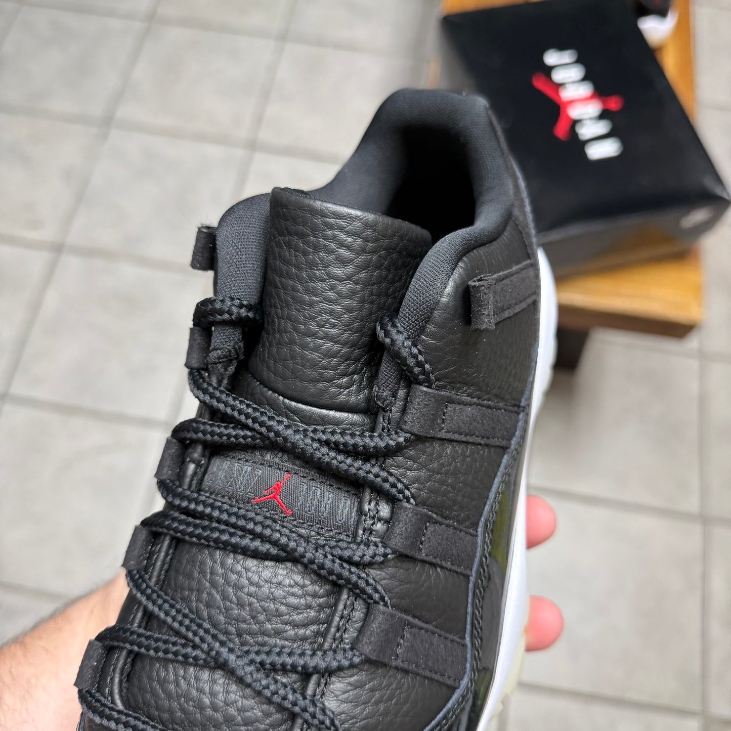 Jordan 11 Low 72-10