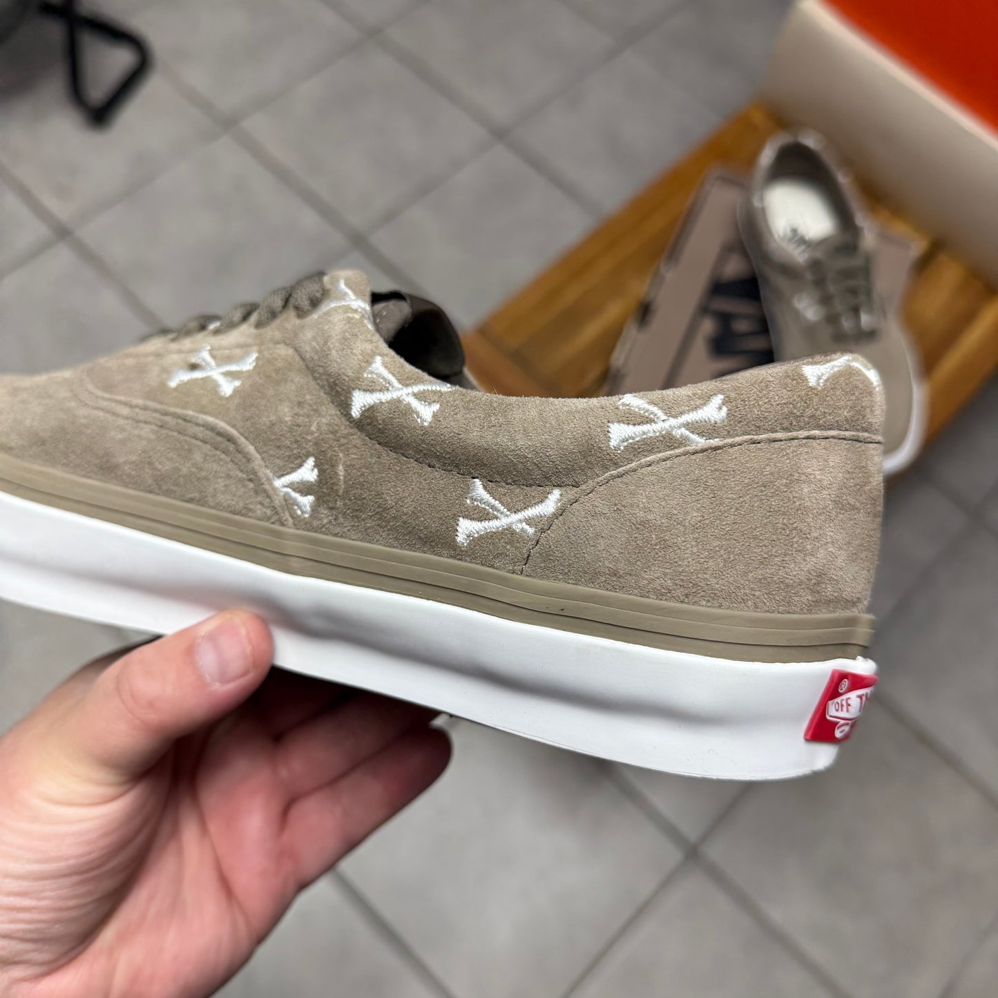VANS WTAPS x OG Era LX
Bones - Coyote (Worn)