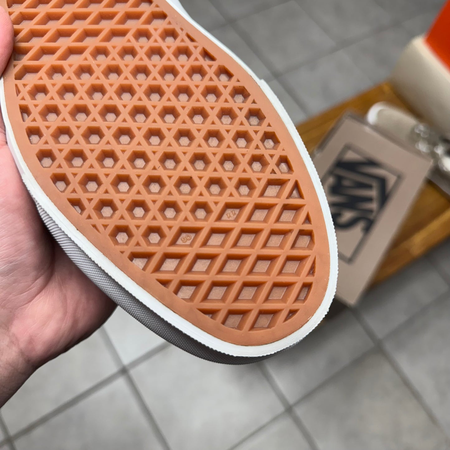 VANS WTAPS x OG Era LX
Bones - Coyote (Worn)