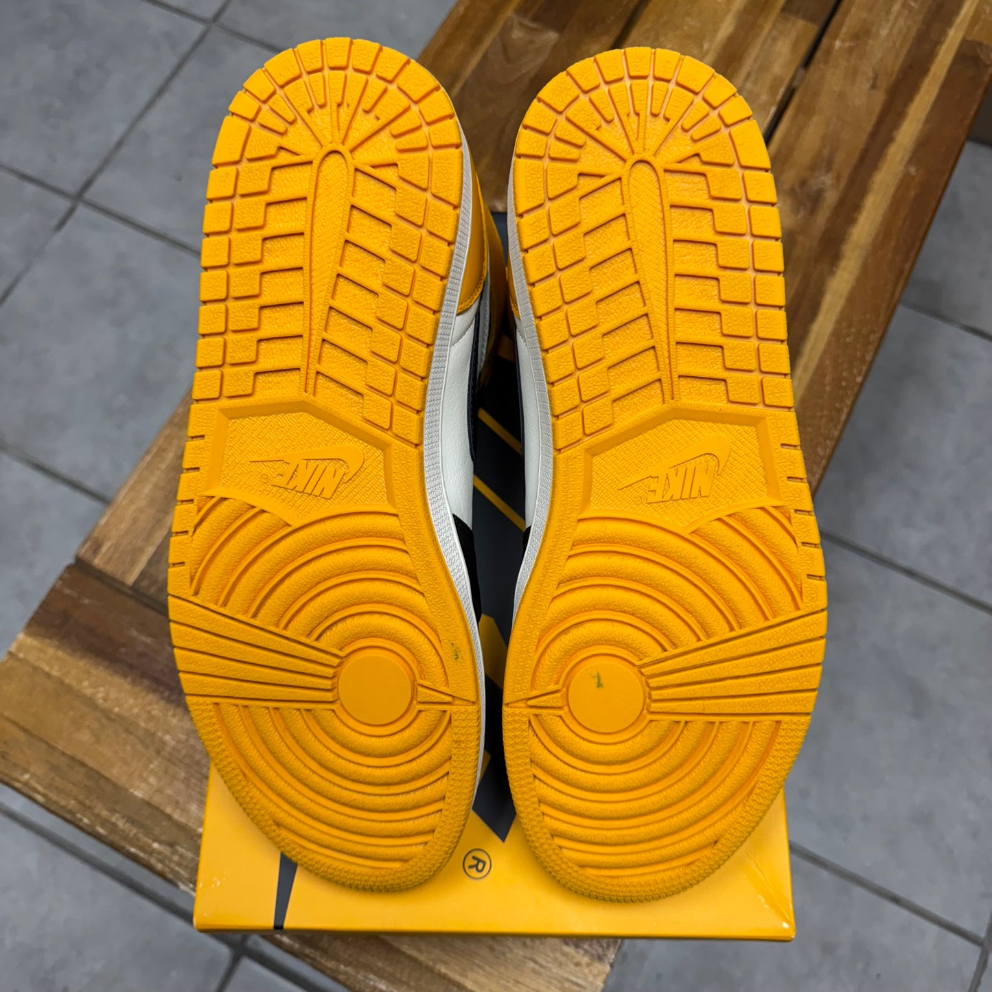 Jordan 1 High OG Yellow Toe (Worn)