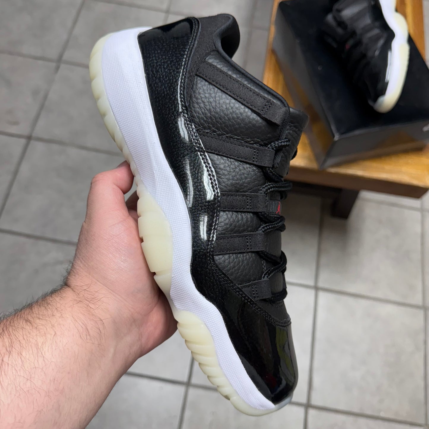 Jordan 11 Low 72-10