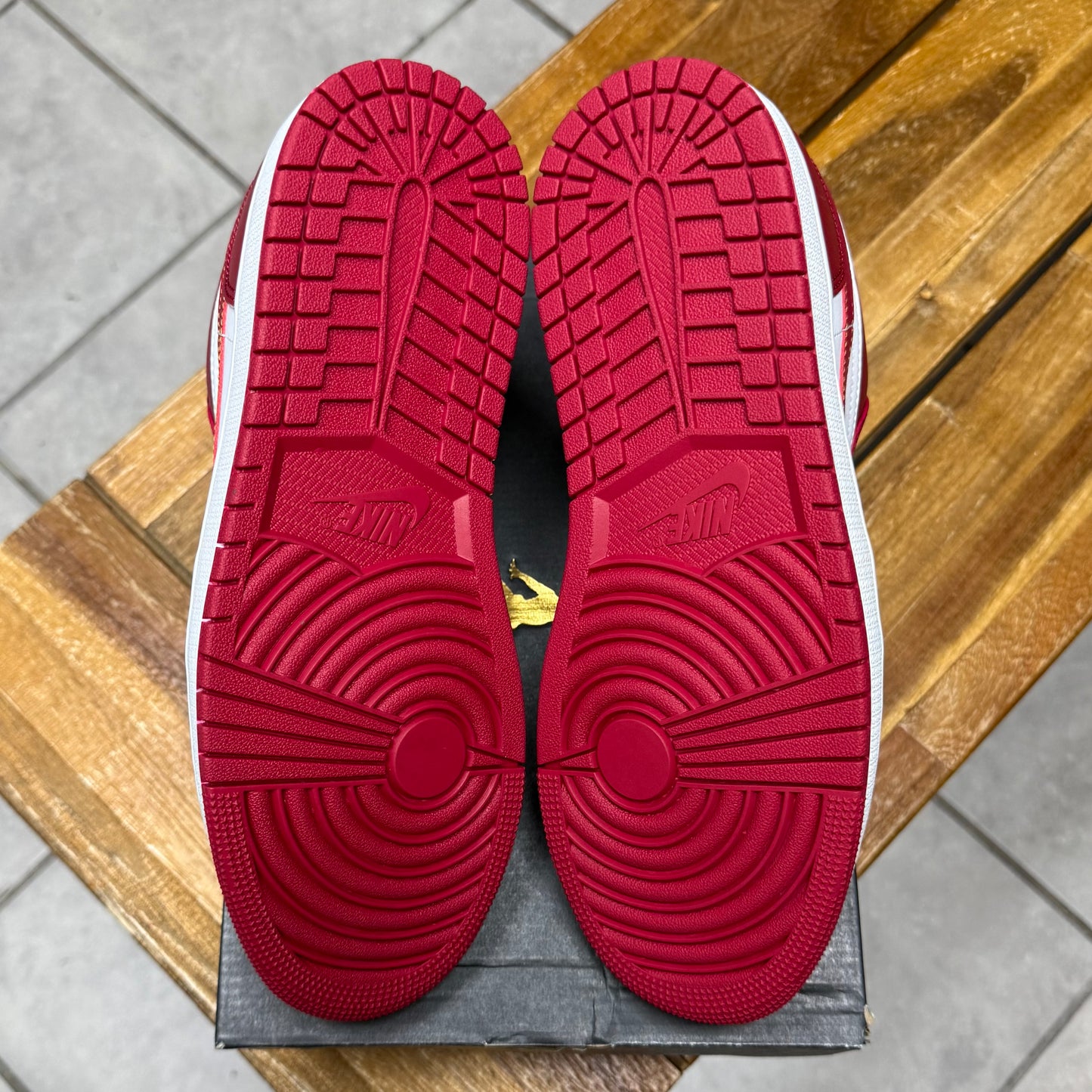 Jordan 1 Low Cardinal Red