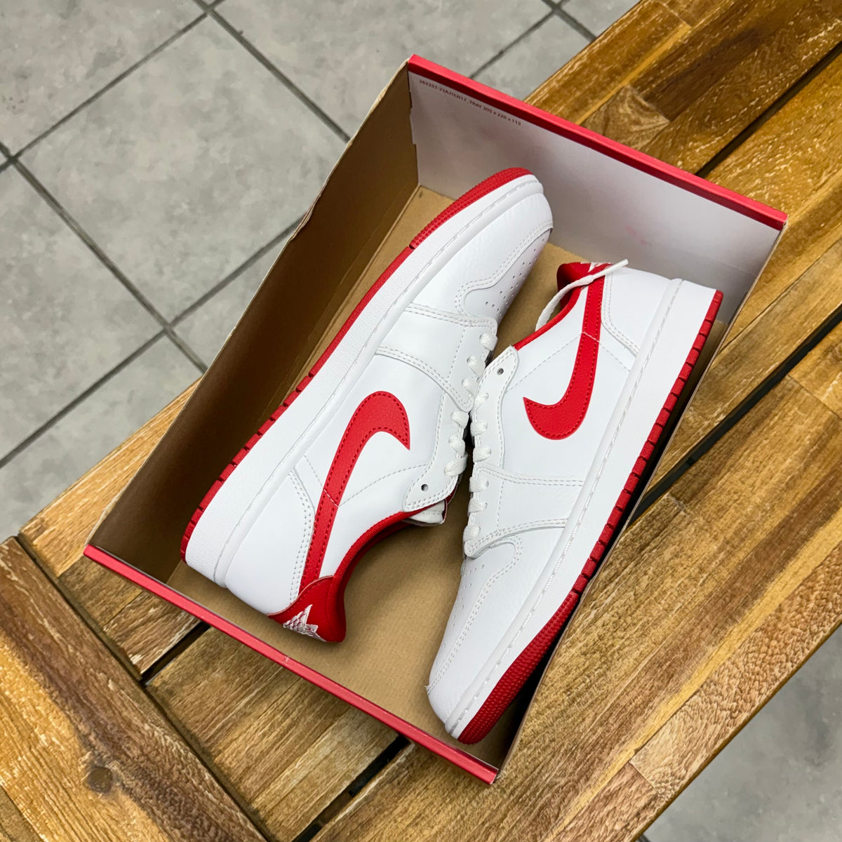 Jordan 1 Low OG University Red (Worn)