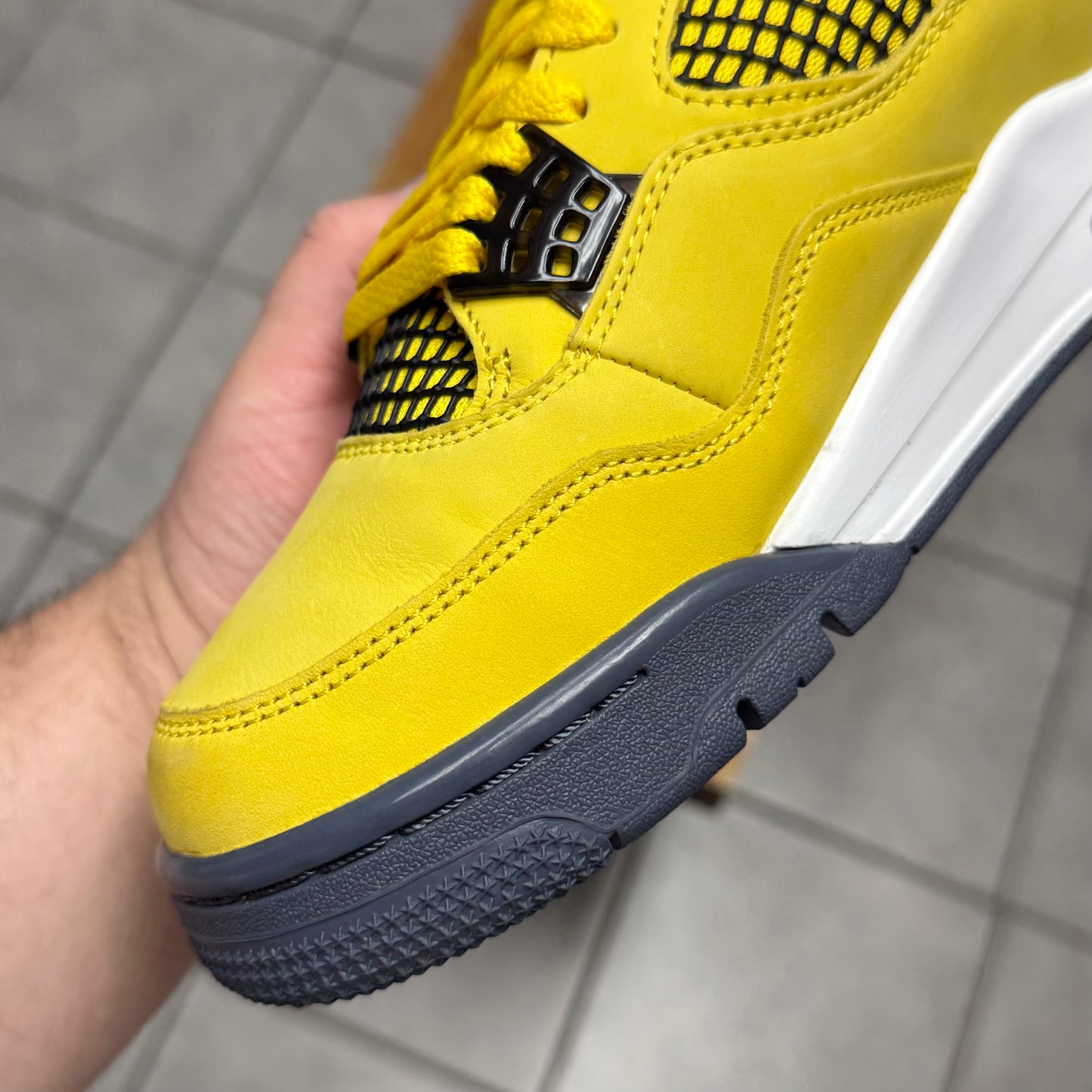 Jordan 4 Lightning (Worn)