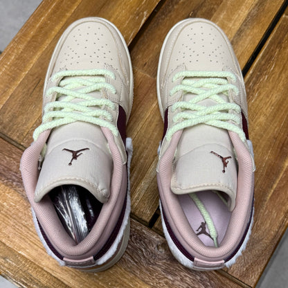 Air Jordan 1 Low SE GS 'Fur
Swoosh'