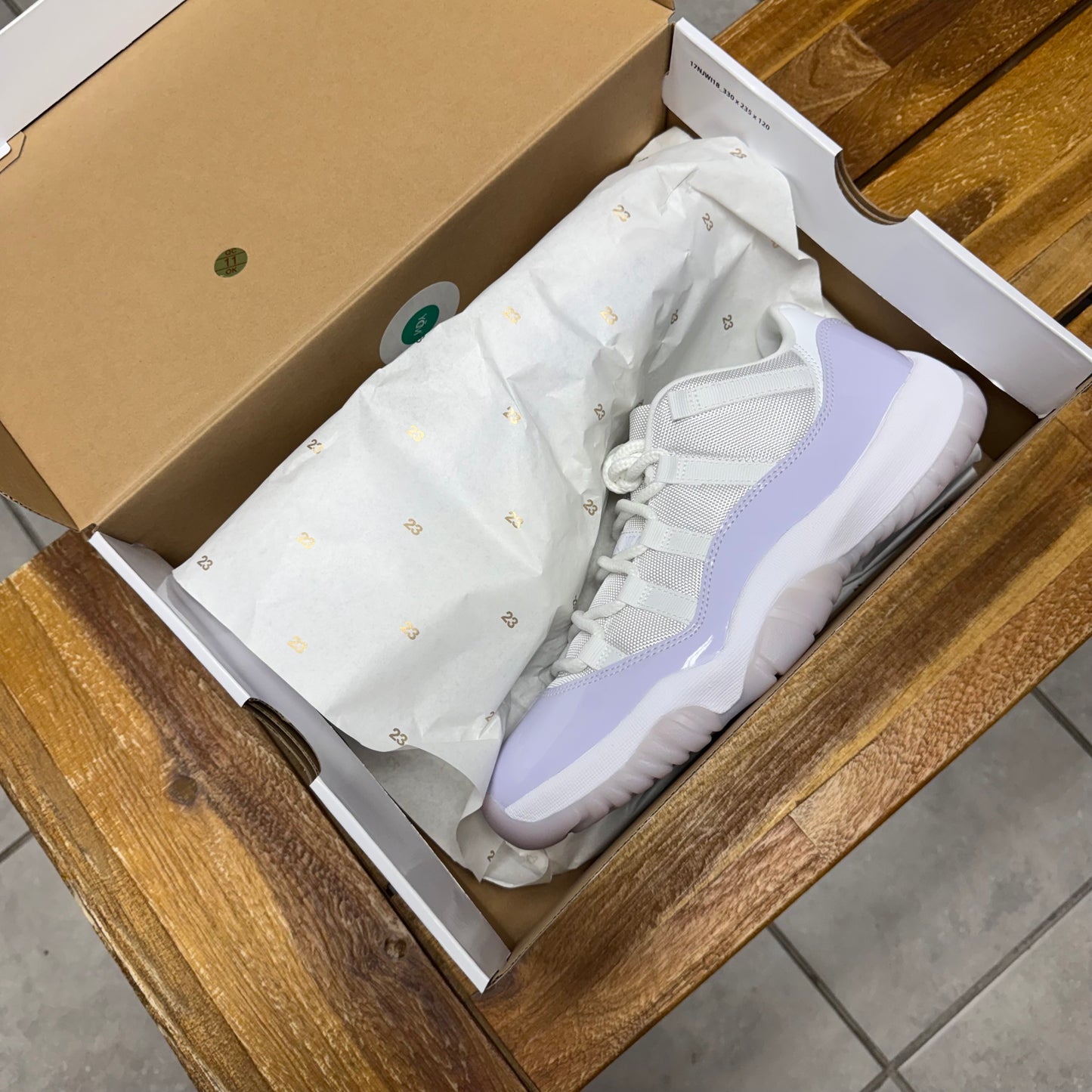 Jordan 11 Low Pure Violet