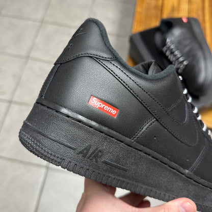 Air Force 1 Low x Supreme Black (Worn)