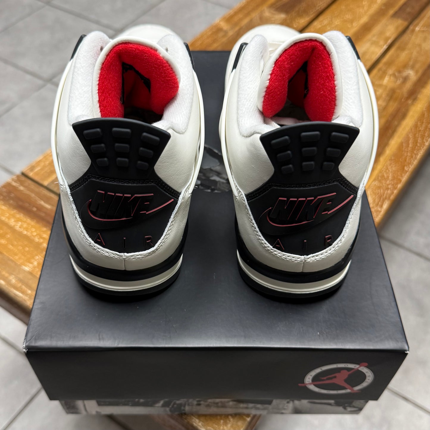 Jordan 4 Flight Club