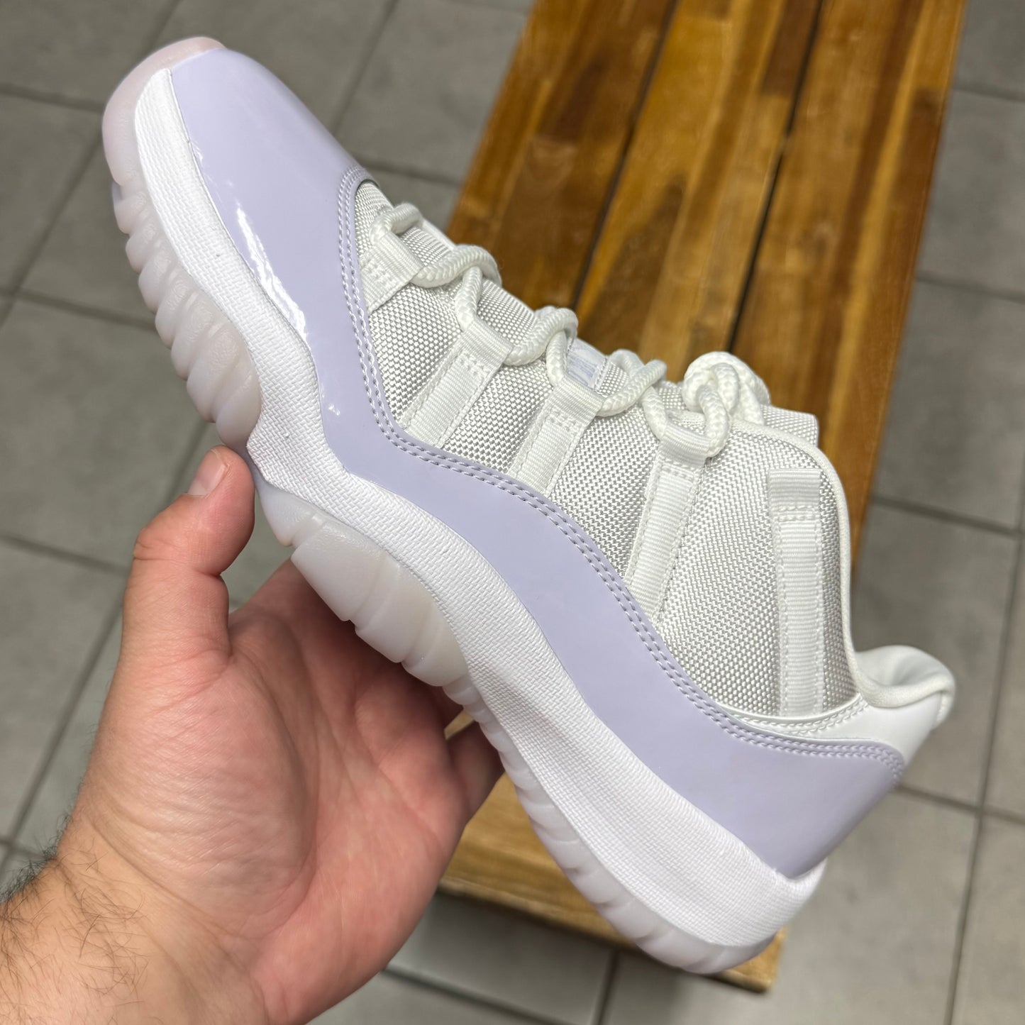 Jordan 11 Low Pure Violet