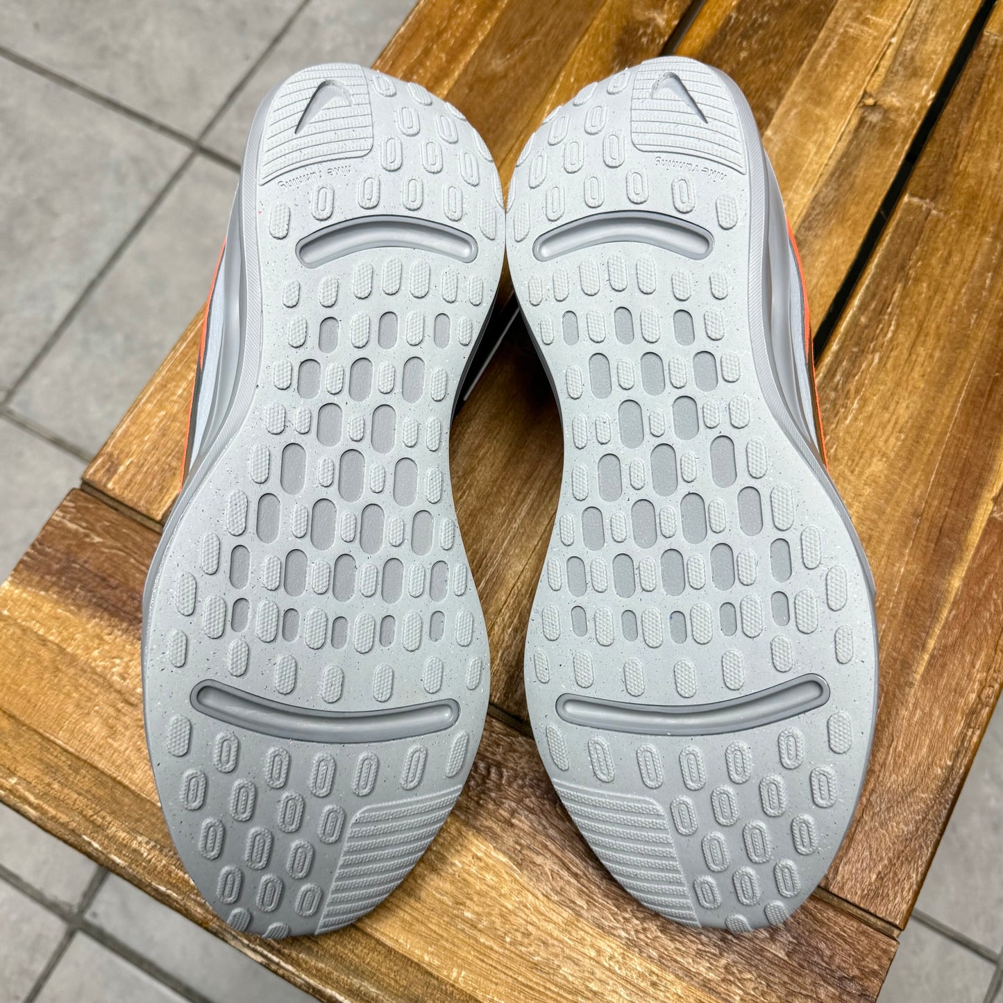 Nike Journey Run Premium Hyper Crimson