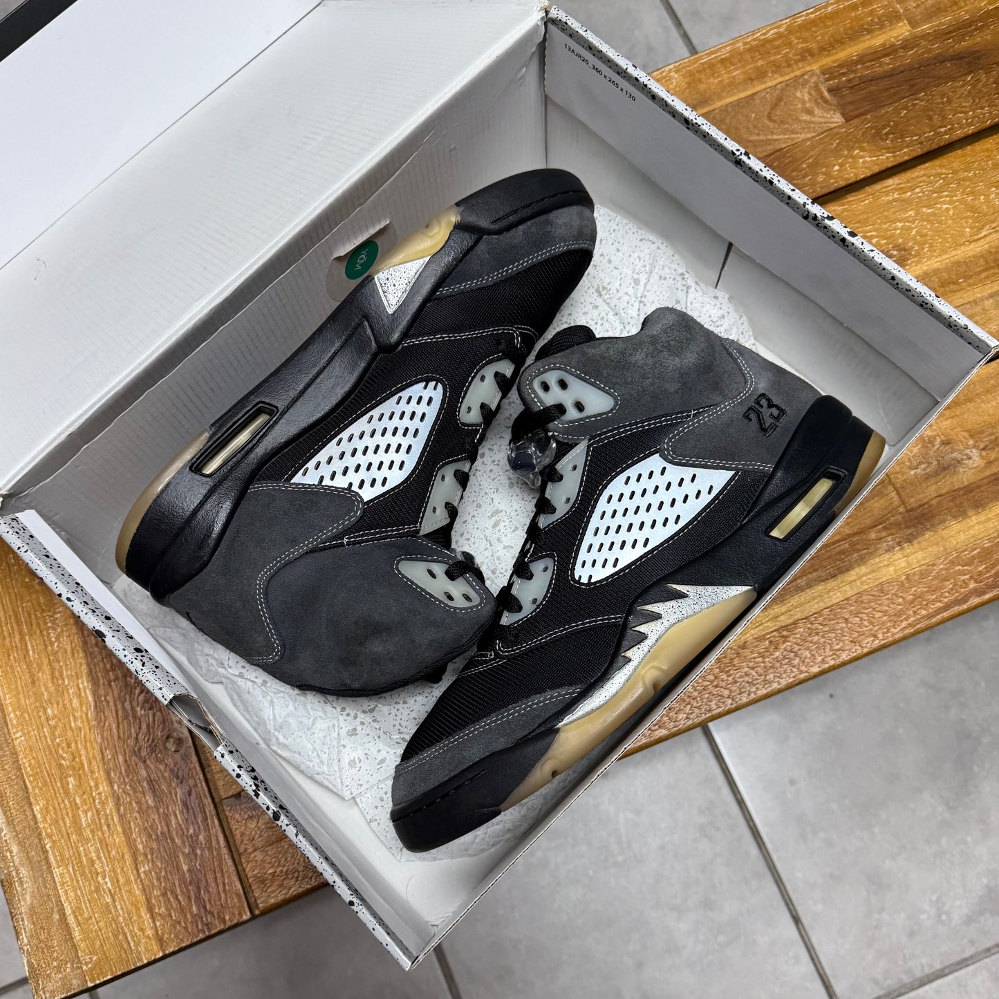 Jordan 5 Anthracite (Worn)