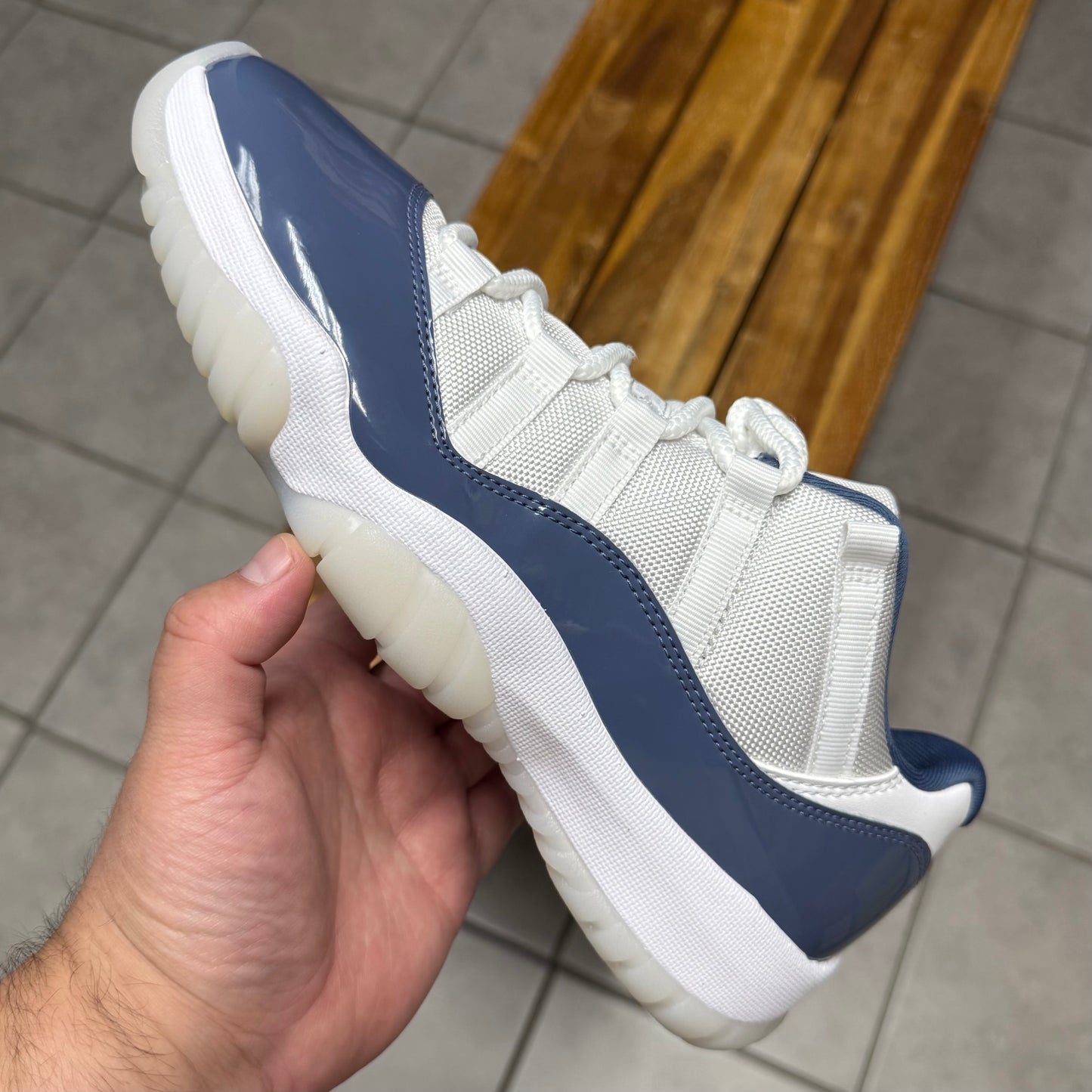 Jordan 11 Low Diffused Blue