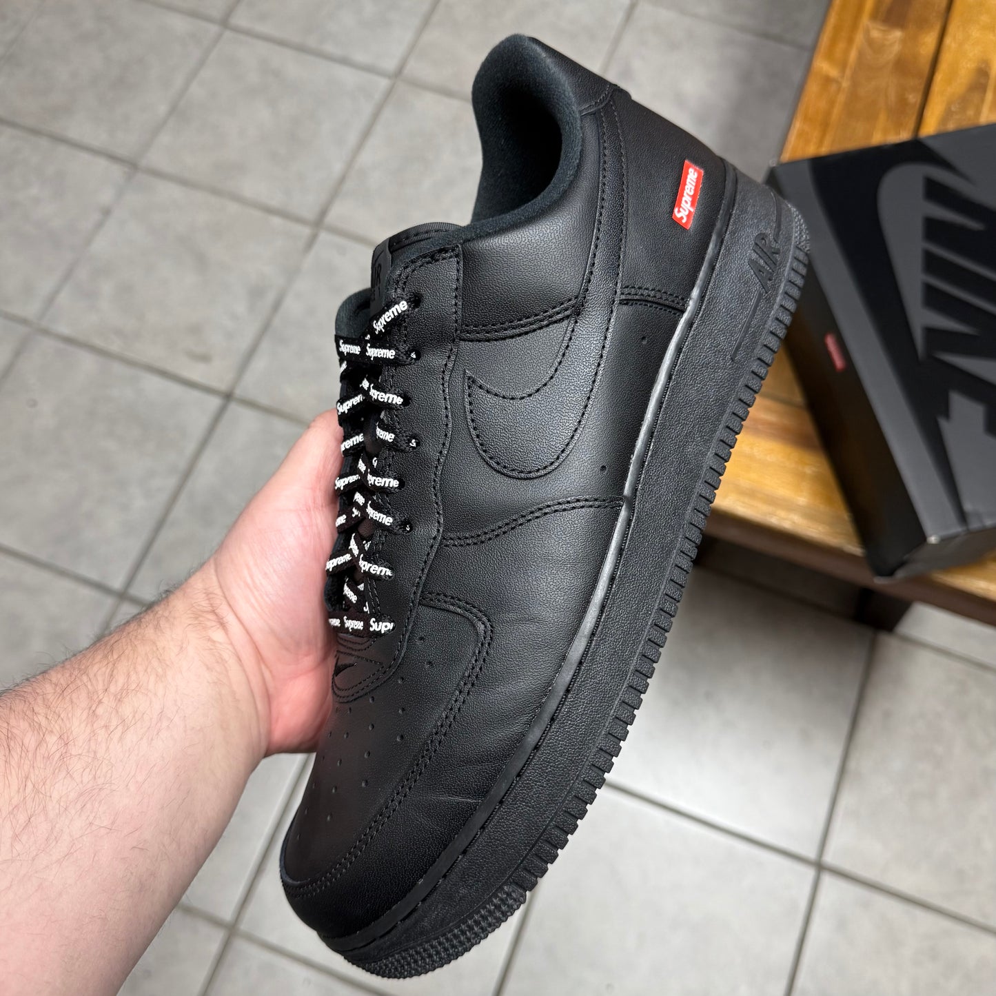 Air Force 1 Low x Supreme Black (Worn)