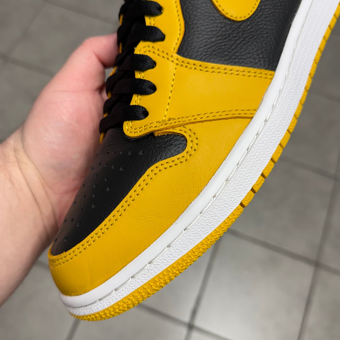 Jordan 1 High OG Pollen (Worn)