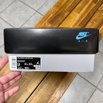 Jordan 11 Low Cement Grey