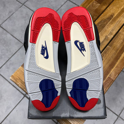 Jordan 4 Rare Air - White Lettering