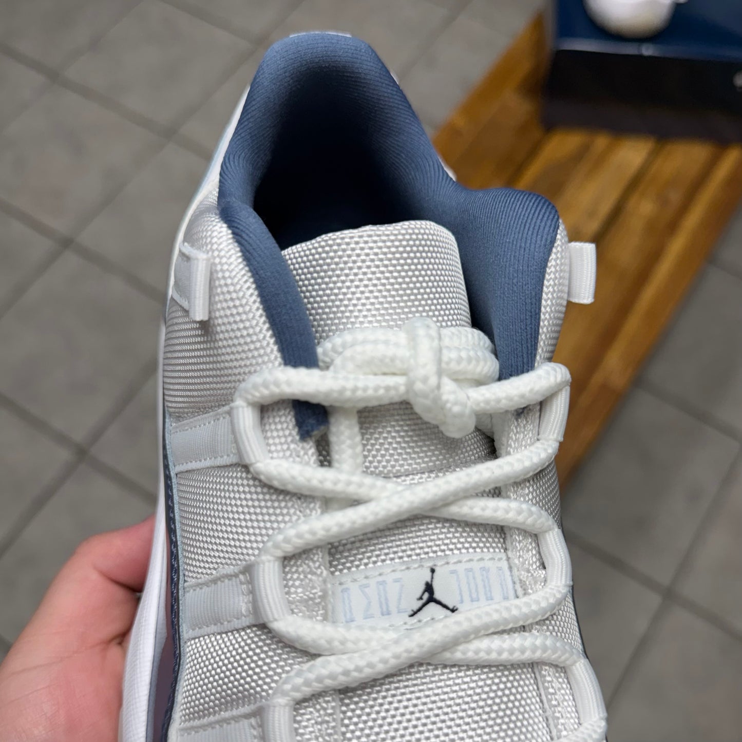 Jordan 11 Low Diffused Blue