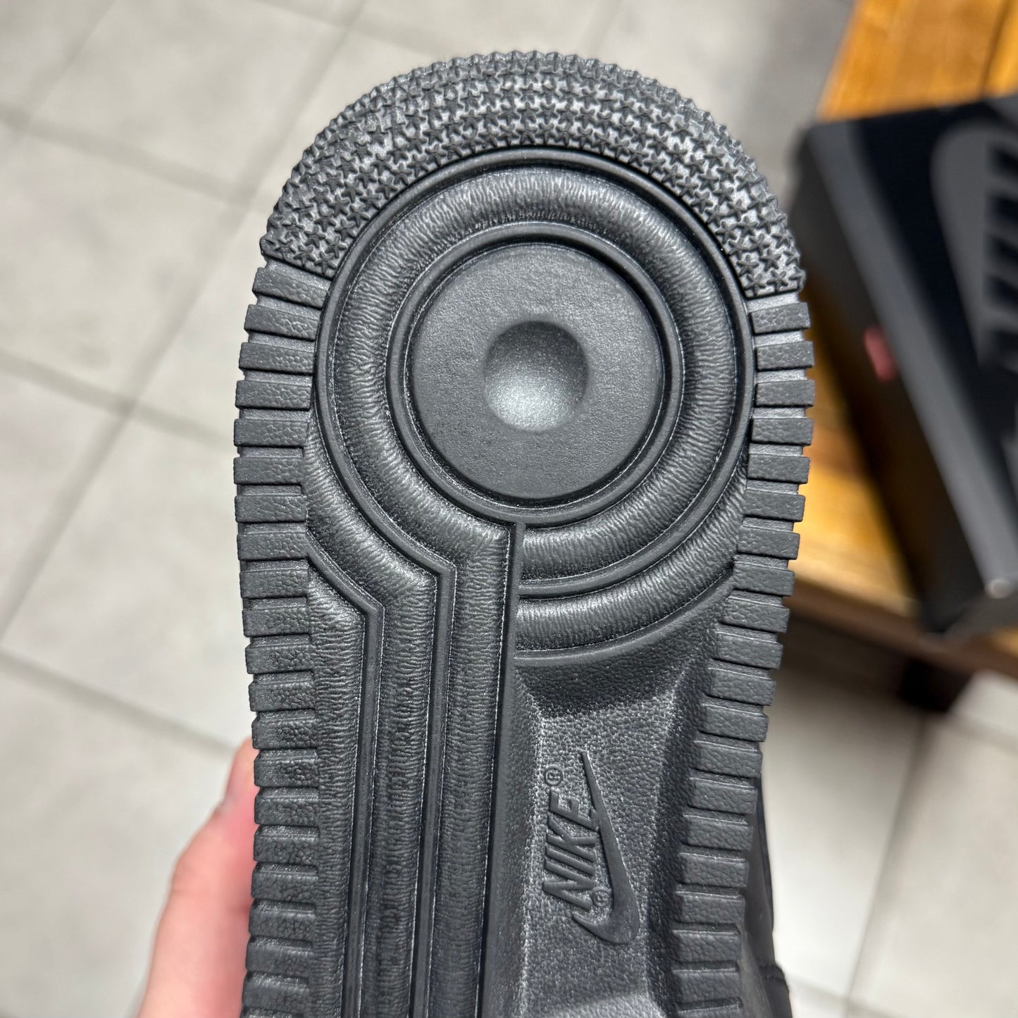 Air Force 1 Low x Supreme Black (Worn)