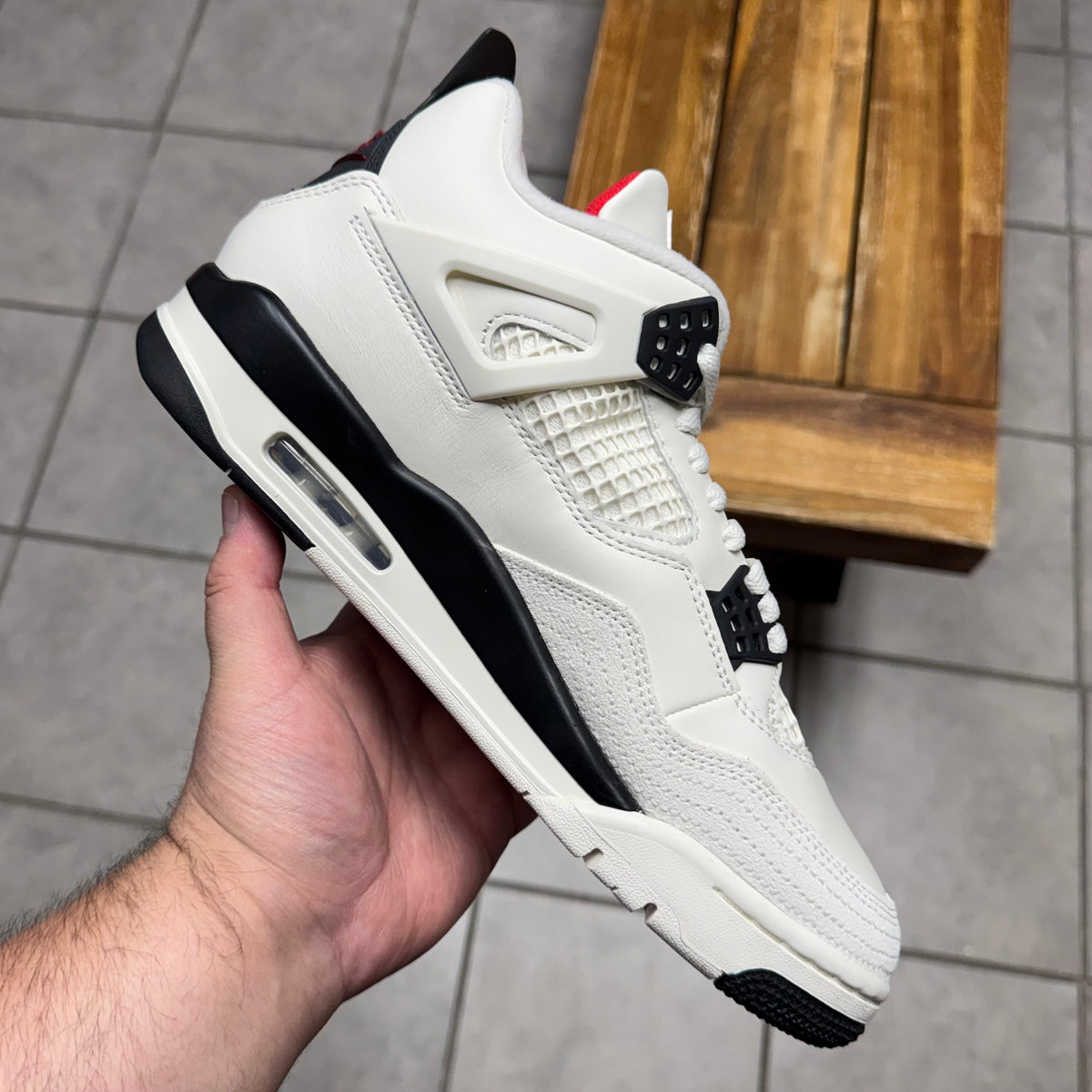 Jordan 4 Flight Club