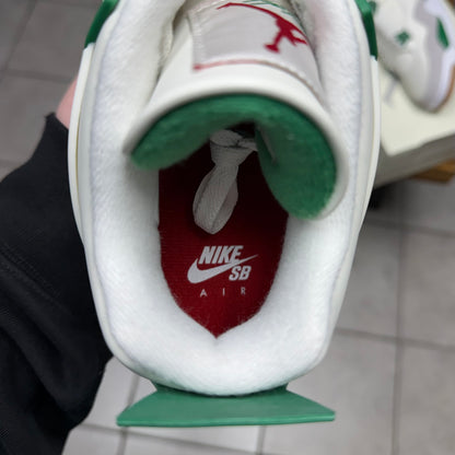 Jordan 4 SB Pine Green