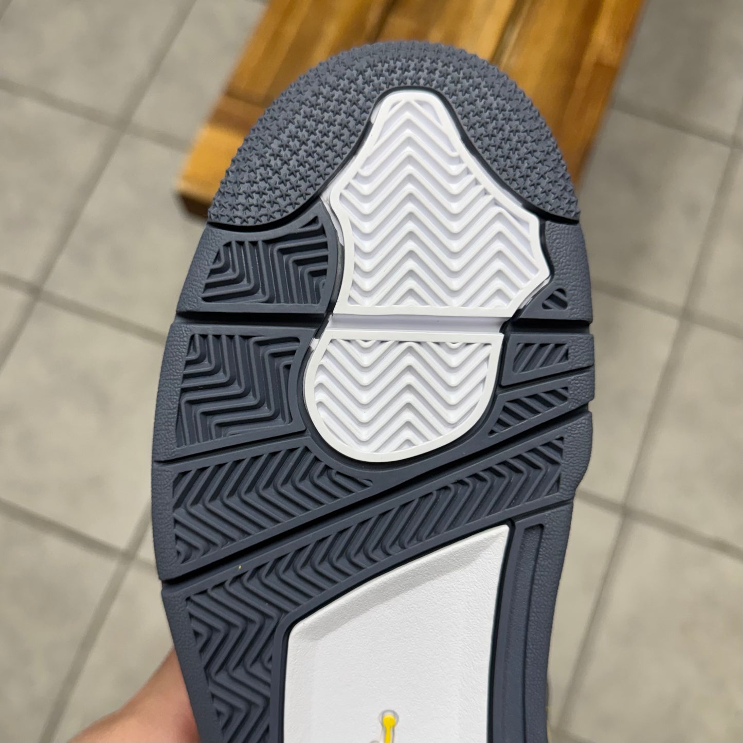 Jordan 4 Lightning (Worn)