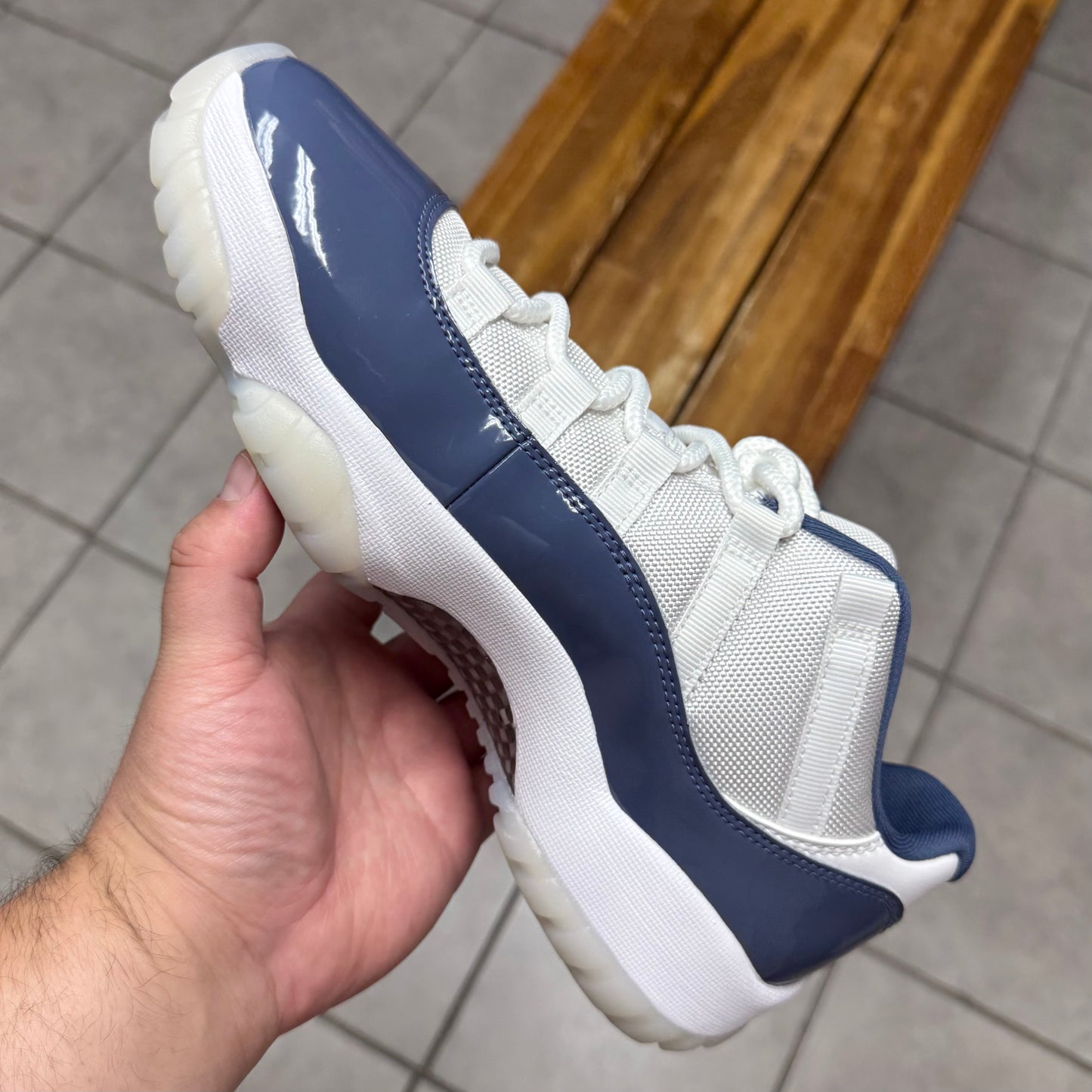 Jordan 11 Low Diffused Blue