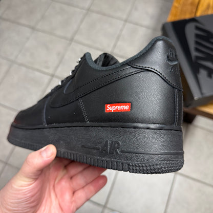 Air Force 1 Low x Supreme Black (Worn)