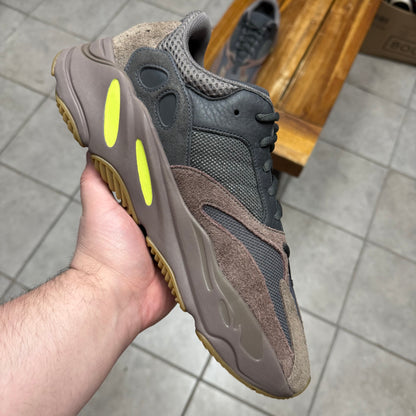 Yeezy Boost 700 ‘Mauve’ (Worn)