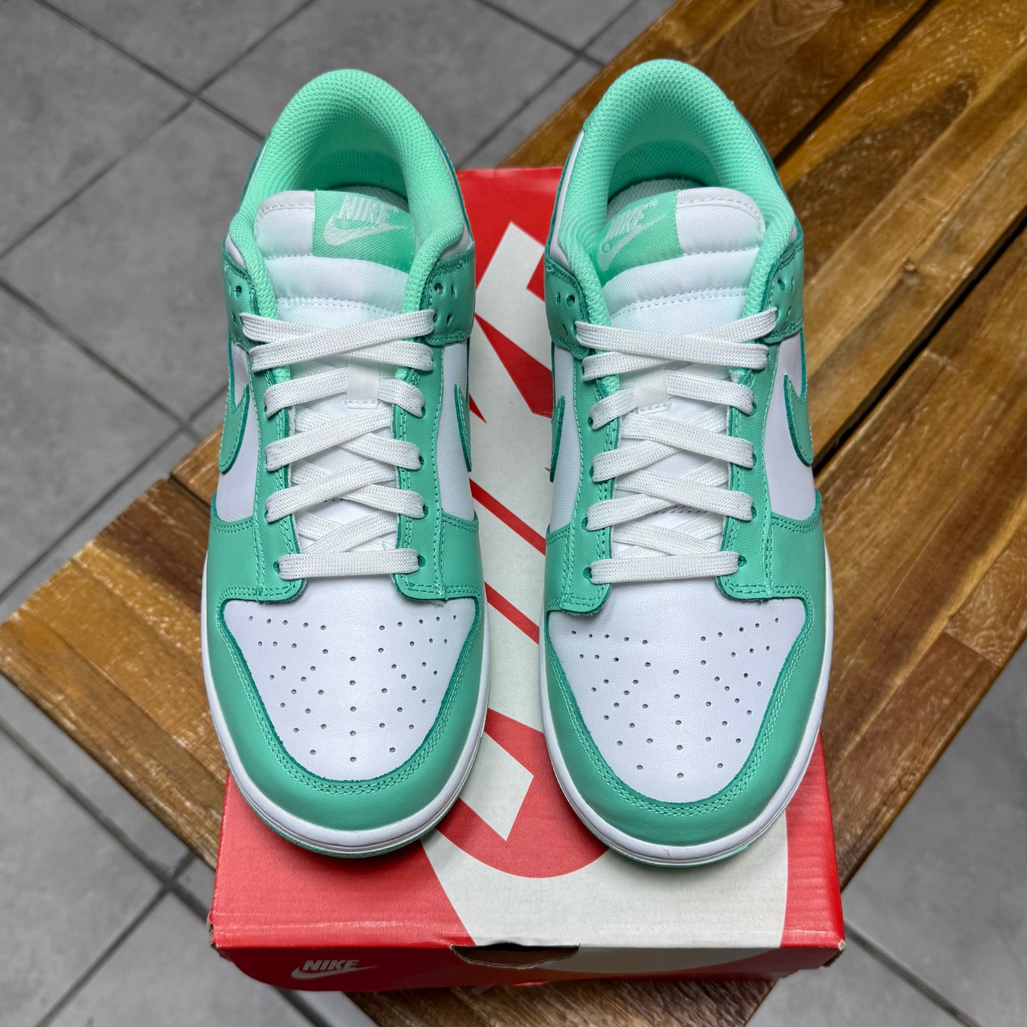 Dunk Low Green Glow (Worn)