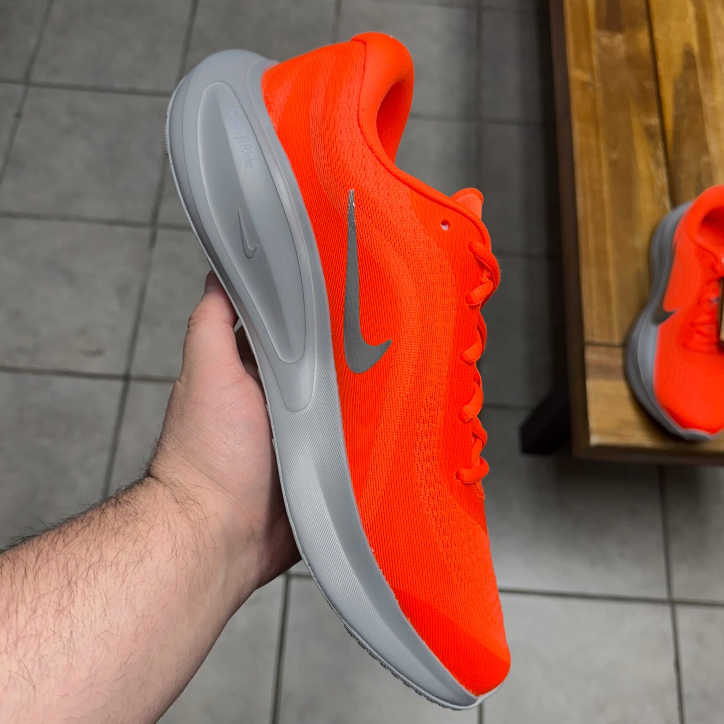 Nike Journey Run Premium Hyper Crimson