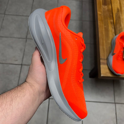 Nike Journey Run Premium Hyper Crimson