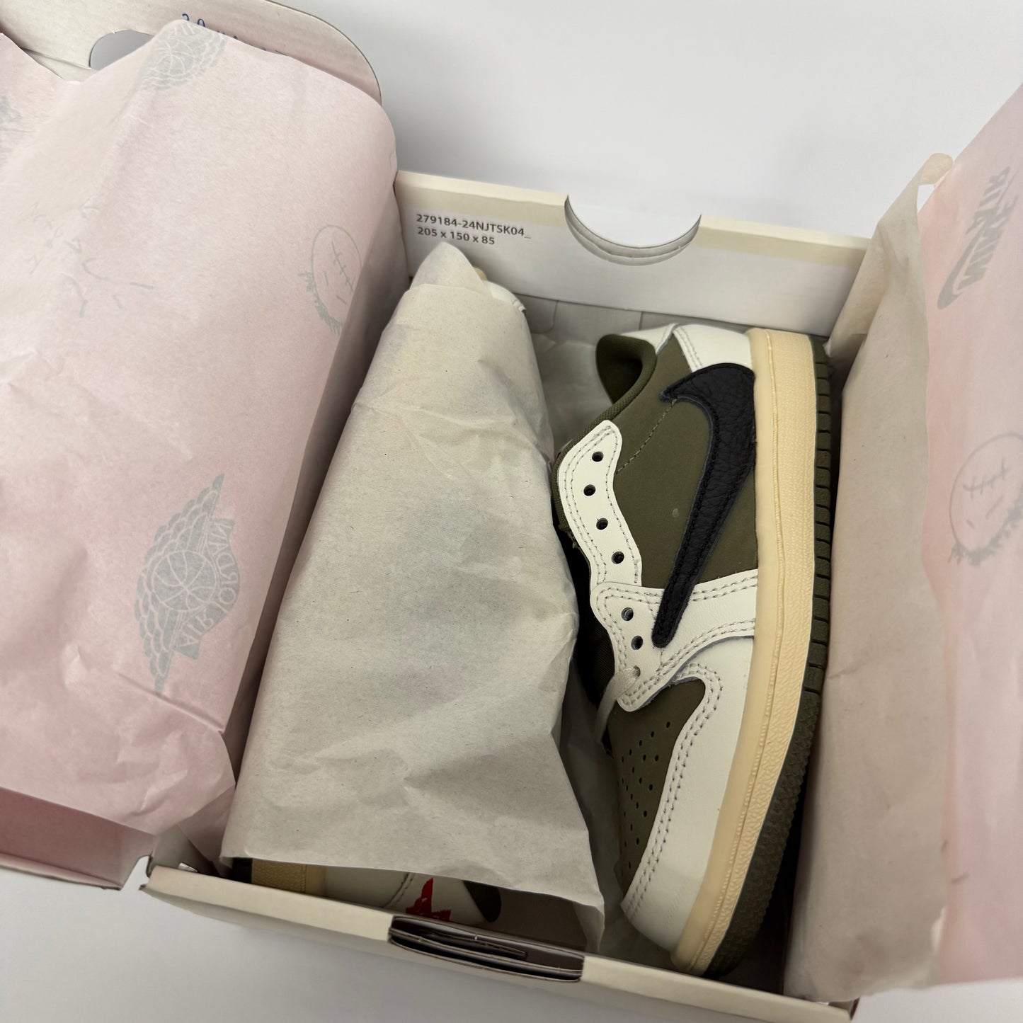 Jordan 1 Low OG x Travis Scott ‘Medium Olive’