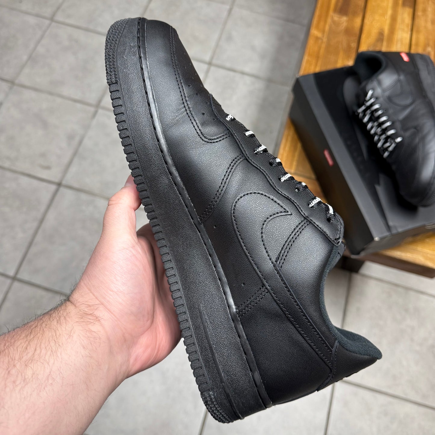 Air Force 1 Low x Supreme Black (Worn)